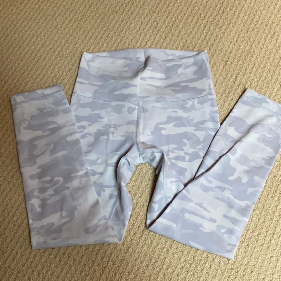 lululemon athletica Pants - Lululemon Wunder Under NWT 23” Legging